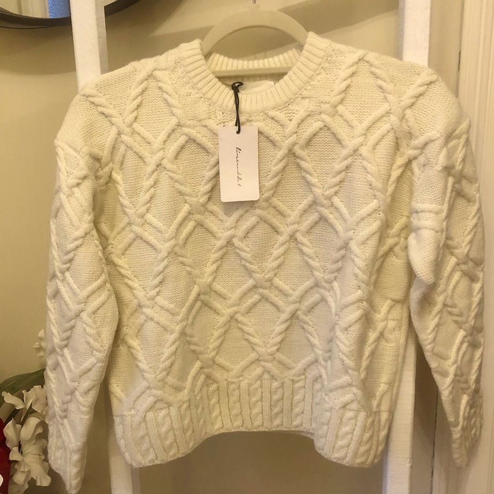 🆕Line and Dot Stella Beige Cropped cable Knit Pullover Sweater. Size XS